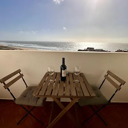 Appartement Face a l'océan, vue panoramique, 3 min a pied de la plage, Praia da areia branca